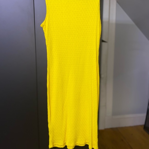 Yellow Sleeveless Dress - Picture 5 of 5